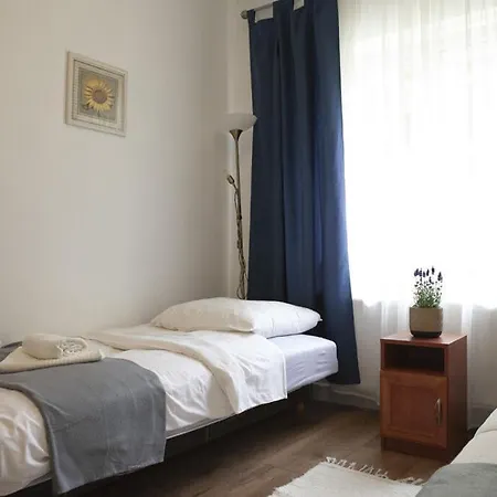 Hegyalja Etterem Es Panzio 3* Zsámbék