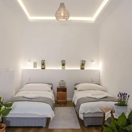 Hegyalja Etterem Es Panzio Guest house 3*