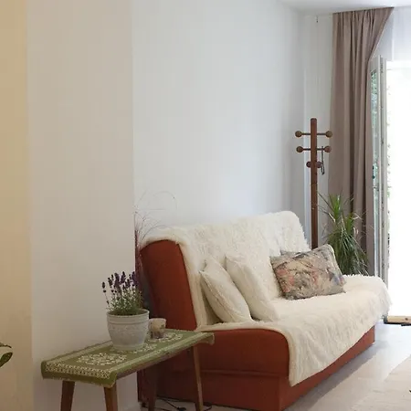 Hegyalja Etterem Es Panzio Guest house 3*